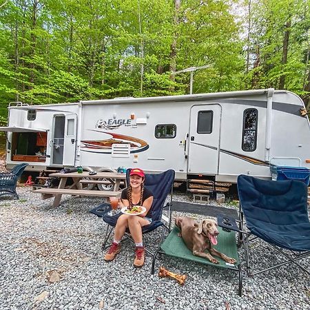 Rv Adventure Roscoe Pet Friendly Hotel Exterior photo